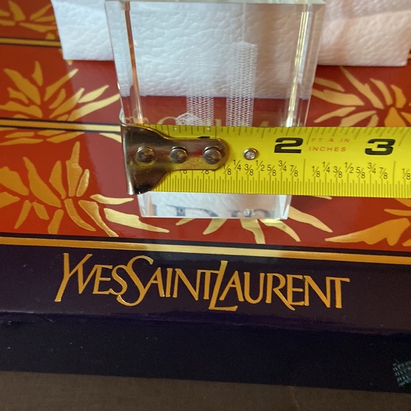 TWIN TOWERS Glass Paperweight - Picture 8 of 8